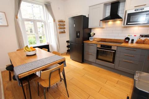 2 bedroom flat to rent, Marionville Road, Abbeyhill, Edinburgh, EH7