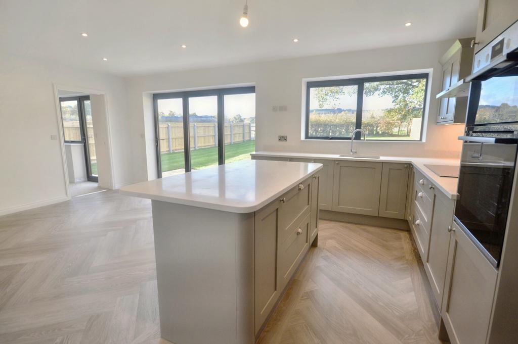 Kitchen dining room.jpg