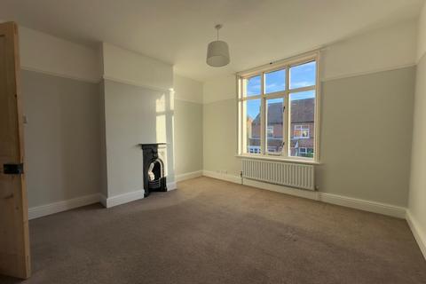 3 bedroom terraced house to rent, Hughenden Road, Norwich NR1