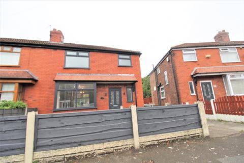 3 bedroom semi-detached house to rent, Oakfield Avenue, Droylsden, Manchester, M43