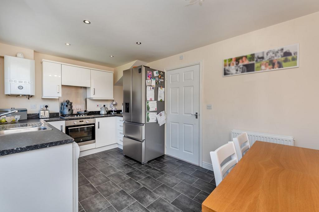 Kitchen/ dining room