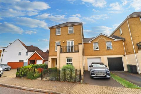 4 bedroom link detached house for sale, Grantham Avenue, Great Notley, Braintree