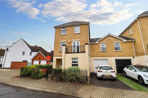 4 bedroom link detached house for sale, Grantham Avenue, Great Notley, Braintree