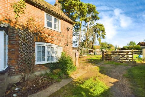 4 bedroom cottage for sale, East Street, Lilley, Luton, LU2