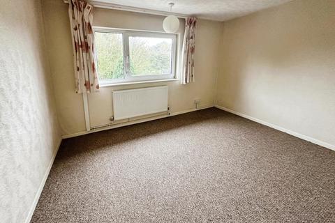 2 bedroom flat for sale, Masefield Crescent, Burton-on-Trent, DE14