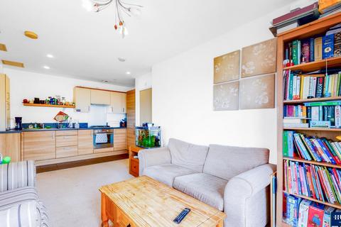 2 bedroom flat to rent, Ager Avenue, Dagenham, RM8