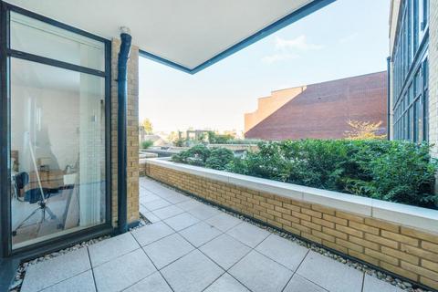 1 bedroom flat for sale, Colmore House,  Isleworth,  TW7