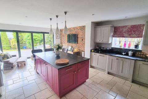 4 bedroom detached house for sale, Gravelye Lane, Lindfield, RH16