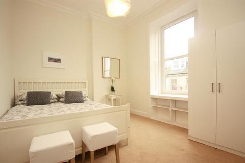 2 bedroom flat to rent, 82T – Grange Loan, Edinburgh, EH9 2NR