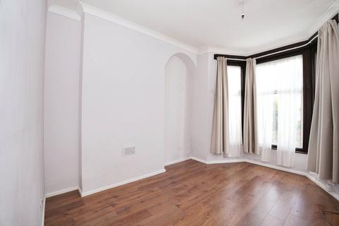 1 bedroom ground floor flat for sale, Selborne Road, ILFORD, IG1