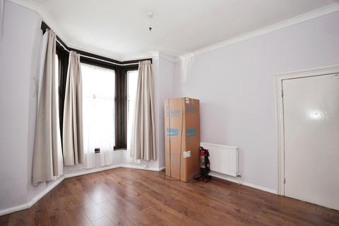 1 bedroom ground floor flat for sale, Selborne Road, ILFORD, IG1