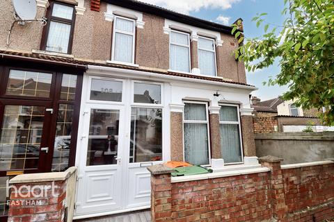 3 bedroom end of terrace house for sale, Ruskin Avenue, London