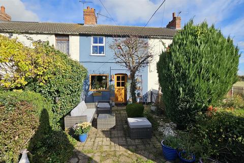 3 bedroom terraced house for sale, Main Road, Barnstone, Nottinghamshire