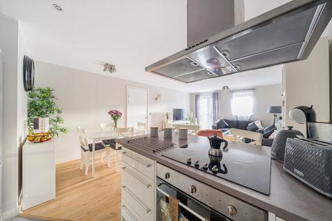 1 bedroom apartment for sale, Hazeleigh House, Romford RM1