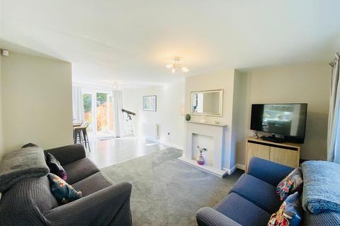4 Ash Tree Drive, Dukinfield, SK16 5HJ