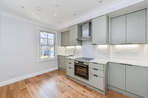 3 bedroom flat for sale, Inworth Street, Battersea, London, SW11