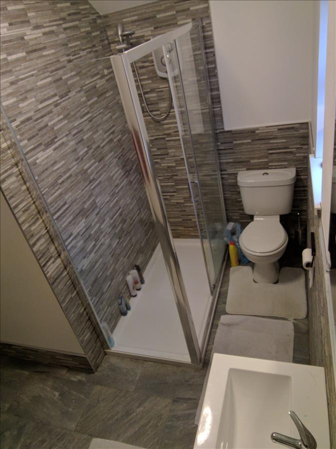 Bathroom 1.jpg