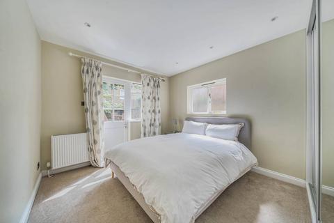2 bedroom flat for sale, Wandsworth Bridge Road, Parsons Green, London, SW6