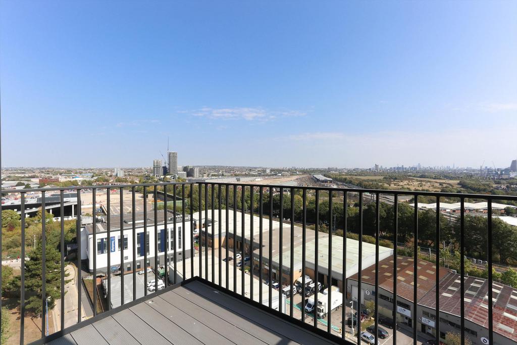 Wales Farm Road, London, W3 2 bed flat to rent £2,448 pcm (£565 pw)