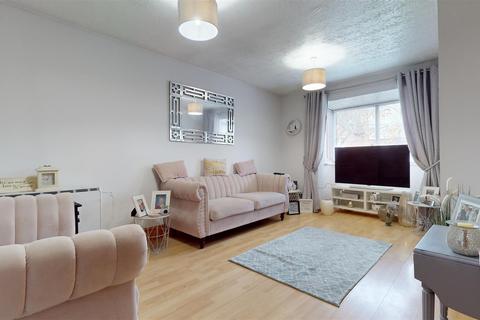 1 bedroom maisonette for sale, Lynmouth Crescent, Furzton, Milton Keynes