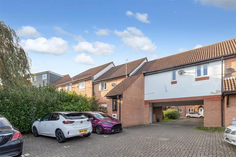 1 bedroom maisonette for sale, Lynmouth Crescent, Furzton, Milton Keynes