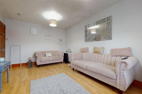1 bedroom maisonette for sale, Lynmouth Crescent, Furzton, Milton Keynes