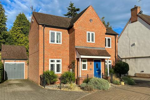 3 bedroom detached house for sale, Elgin Gardens, Stratford-Upon-Avon