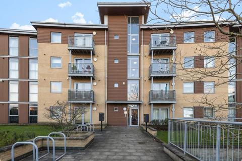 2 bedroom flat for sale, Kelvin Gate, Bracknell, Berkshire, RG12 2TP