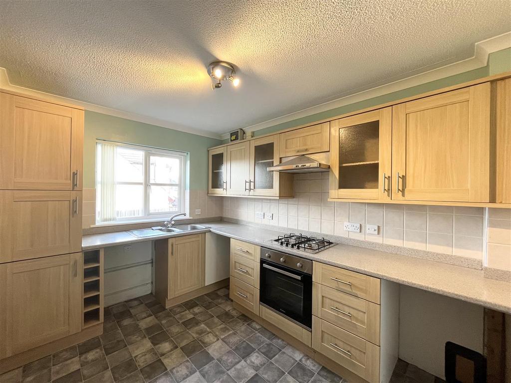 Elm Drive, St. Columb TR9 2 bed property to rent £995 pcm (£230 pw)