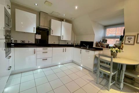 15, Hampton Lodge, 23 Poole Road, Bournemouth, BH4 9DF