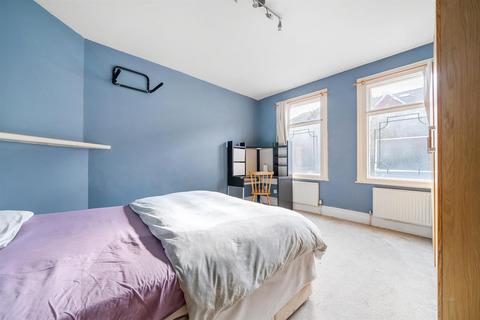 3 bedroom maisonette for sale, Oakmead Road, London SW12