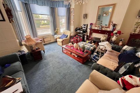 7 bedroom house for sale, Albert Square, Great Yarmouth