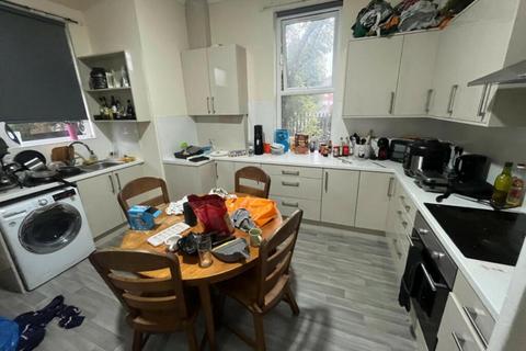 6 bedroom house to rent, Ash Grove, Leeds LS6