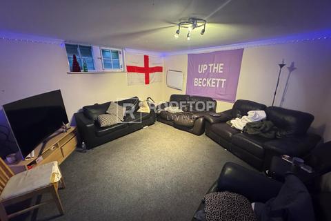 10 bedroom house to rent, Regent Park Avenue, Leeds LS6