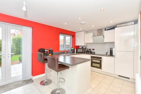 3 bedroom semi-detached house for sale, Constable Gardens, Littlehampton, West Sussex