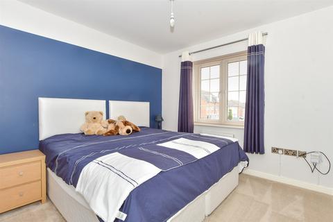 23 Constable Gardens, Littlehampton, BN17 7FX