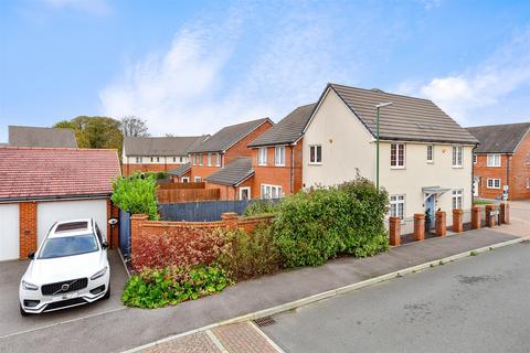 23 Constable Gardens, Littlehampton, BN17 7FX