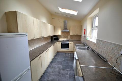 6 bedroom detached house to rent, Balfour Road, Nottingham NG7