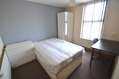 6 bedroom detached house to rent, Balfour Road, Nottingham NG7