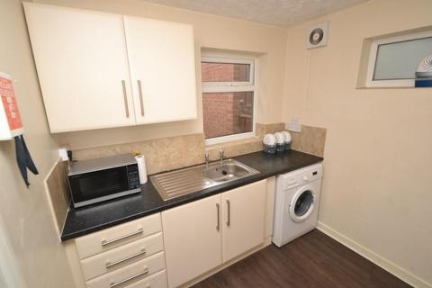 4 bedroom detached house to rent, Mettham Street, Nottingham NG7