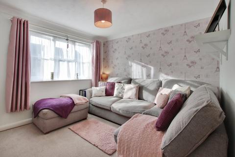 23 Chadwick Close, Northfleet, Gravesend, DA11 8SA