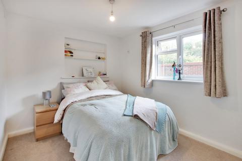 23 Chadwick Close, Northfleet, Gravesend, DA11 8SA