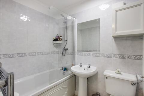 23 Chadwick Close, Northfleet, Gravesend, DA11 8SA