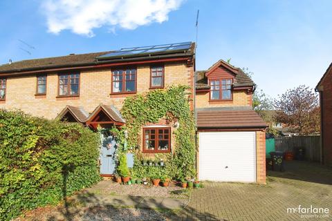 3 bedroom semi-detached house for sale, Dunsford Close, Swindon SN1