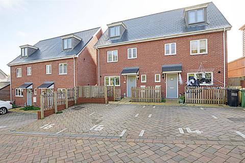 4 bedroom semi-detached house for sale, Preston Hall Close, Bexhill-On-Sea