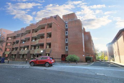 2 bedroom flat for sale, Breamish House, Breamish Street, Newcastle upon Tyne, Tyne and Wear, NE1 2DD