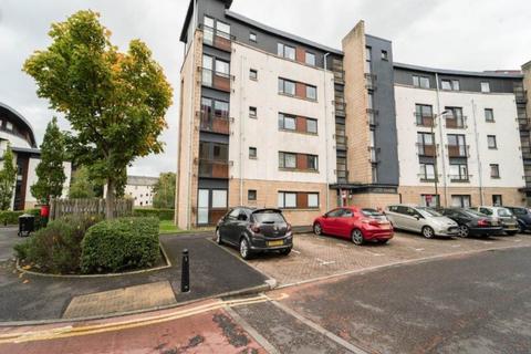 3 bedroom flat to rent, East Pilton Farm Crescent, Fettes, Edinburgh