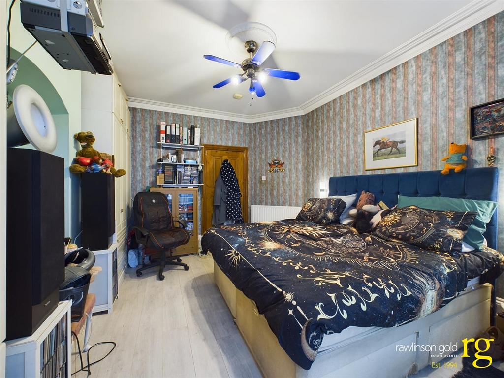 CAM02900 G0-PR0167-STILL005.jpg