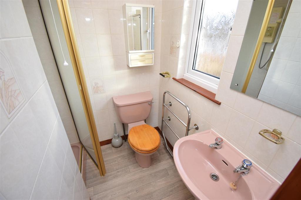 En suite shower room.jpg