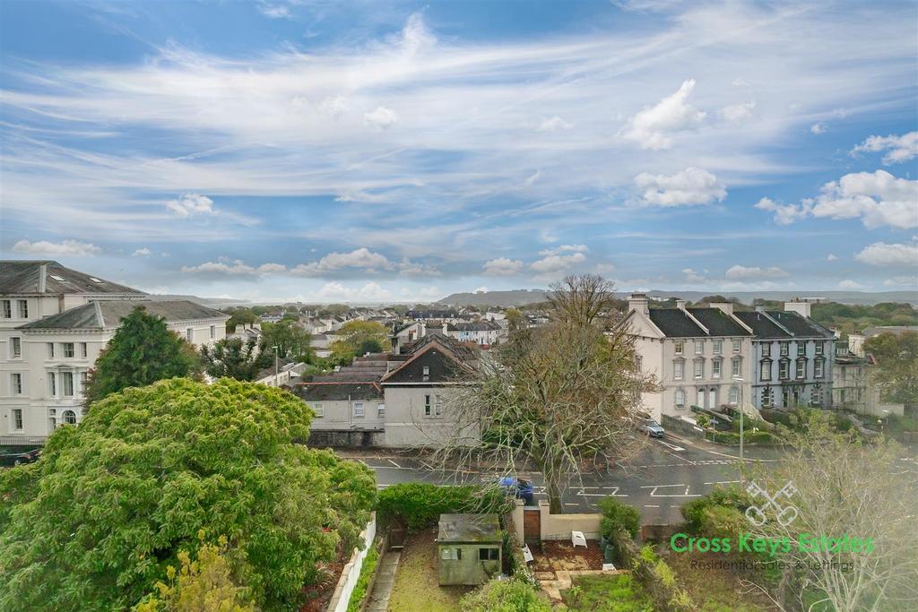 Gardens, Parking &amp; Views